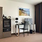 Hotel Golden Tulip And