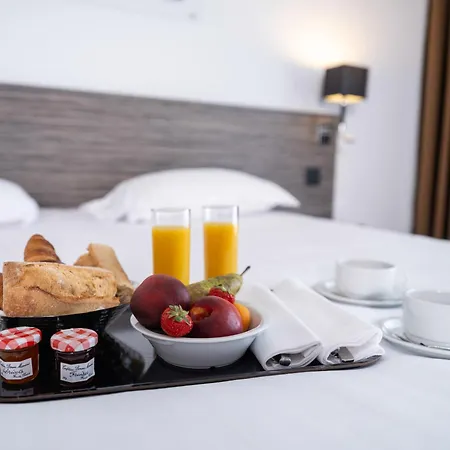 Golden Tulip And Hotel