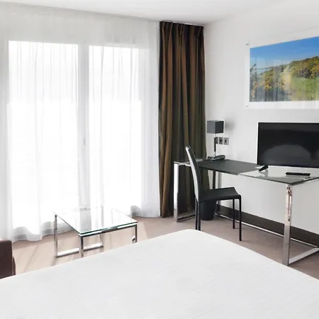 Golden Tulip Hotel&residence 4*