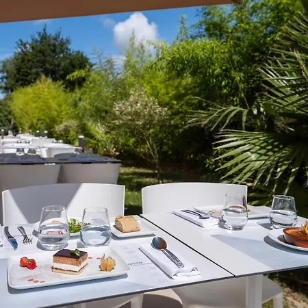 Golden Tulip And 4*