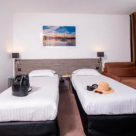 Hotel Golden Tulip 4*