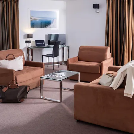 Golden Tulip And 4* La Baule