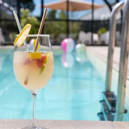 Hotel Golden Tulip Hotel&residence 4*