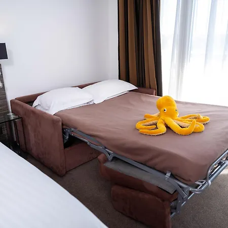 Golden Tulip And Hotel