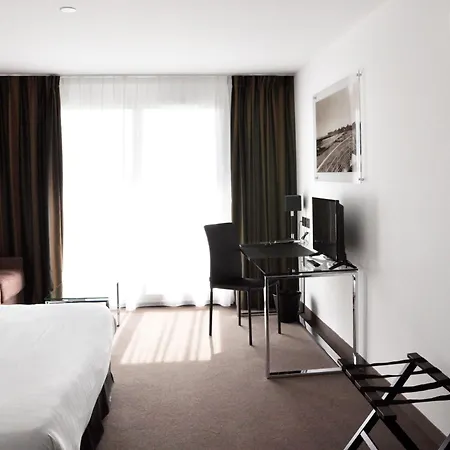 Hotel Golden Tulip And