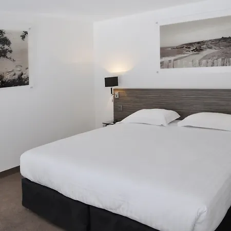 Golden Tulip And 4*