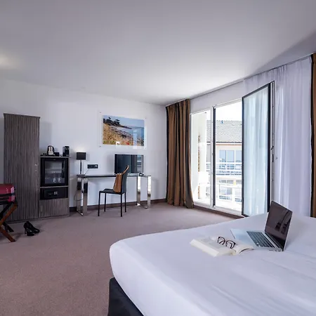 Golden Tulip Hotel&residence 4*