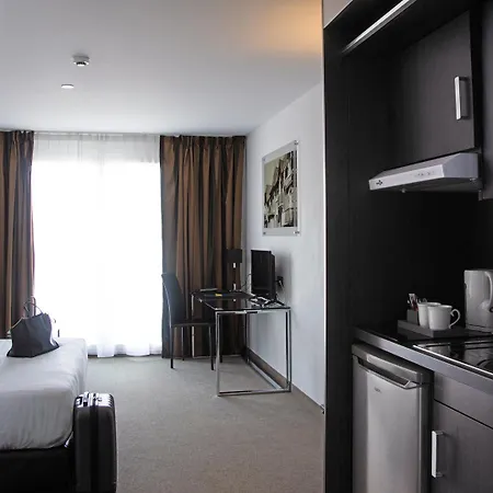 Golden Tulip And 4*