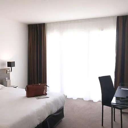 Golden Tulip And 4* La Baule-Escoublac