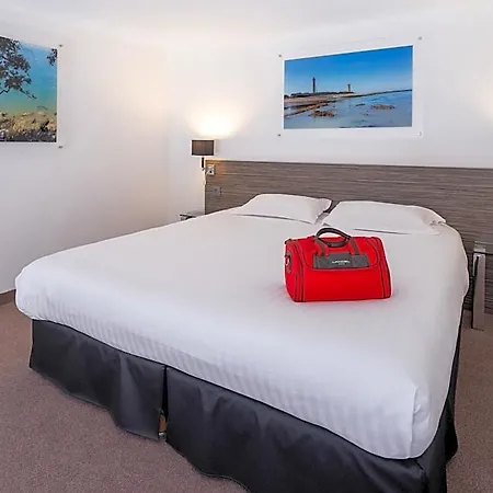 Golden Tulip And 4*