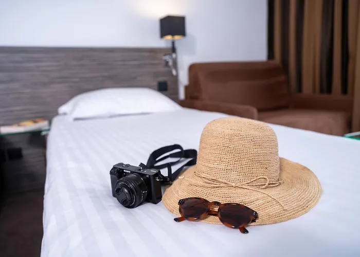 Golden Tulip And 4* La Baule-Escoublac