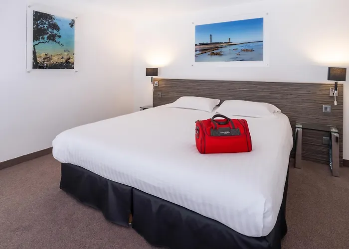 Golden Tulip And Hotel