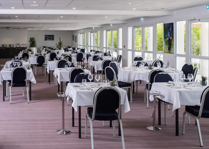 Hotel Golden Tulip And 4*