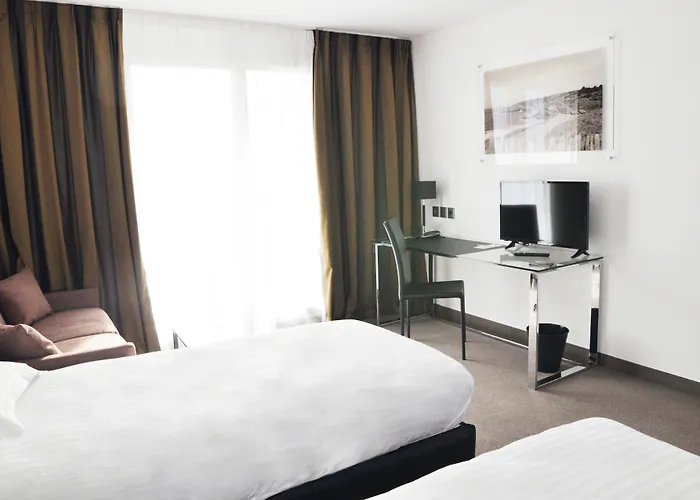 Golden Tulip And 4* La Baule-Escoublac